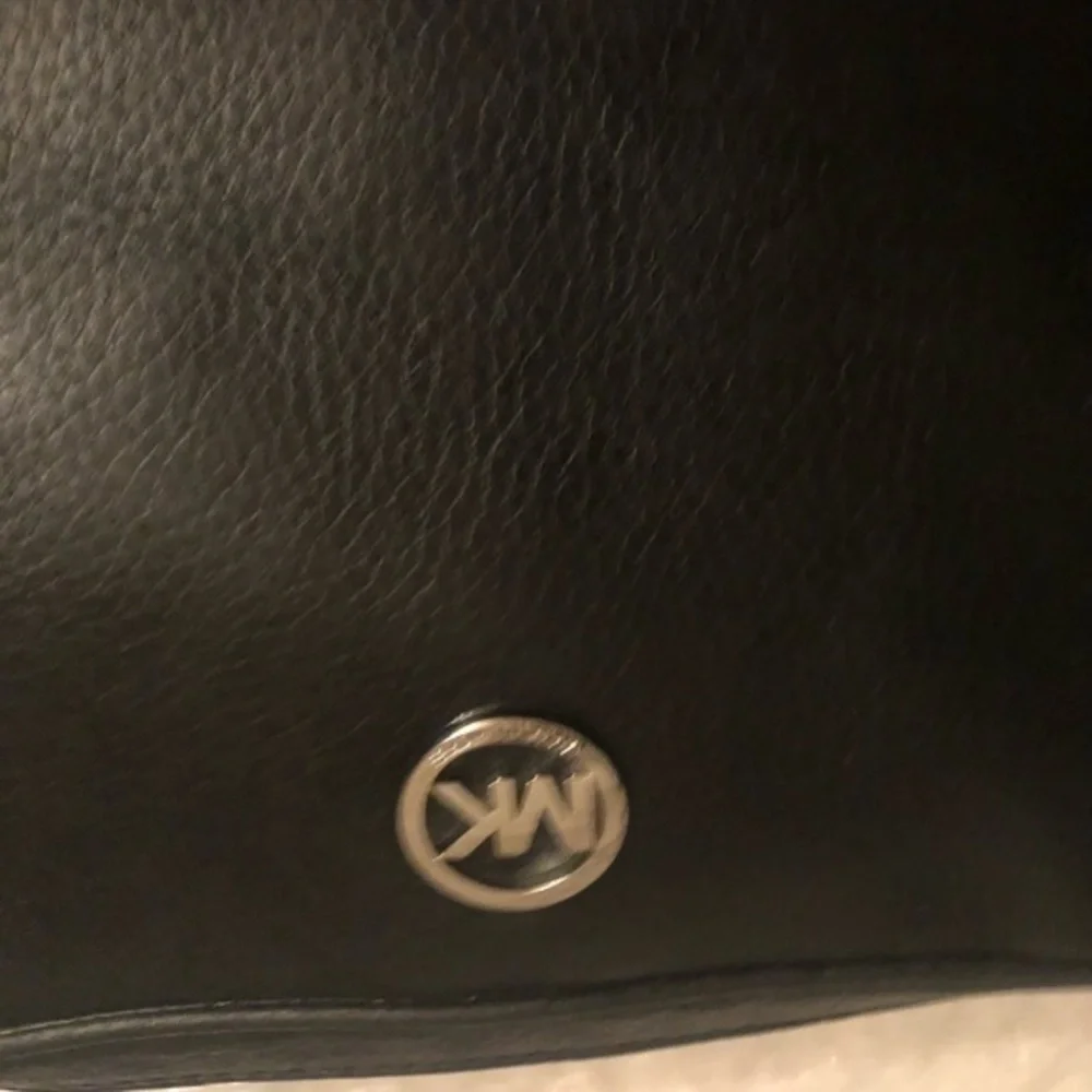 Michael kors black leather crossbody messenger bag